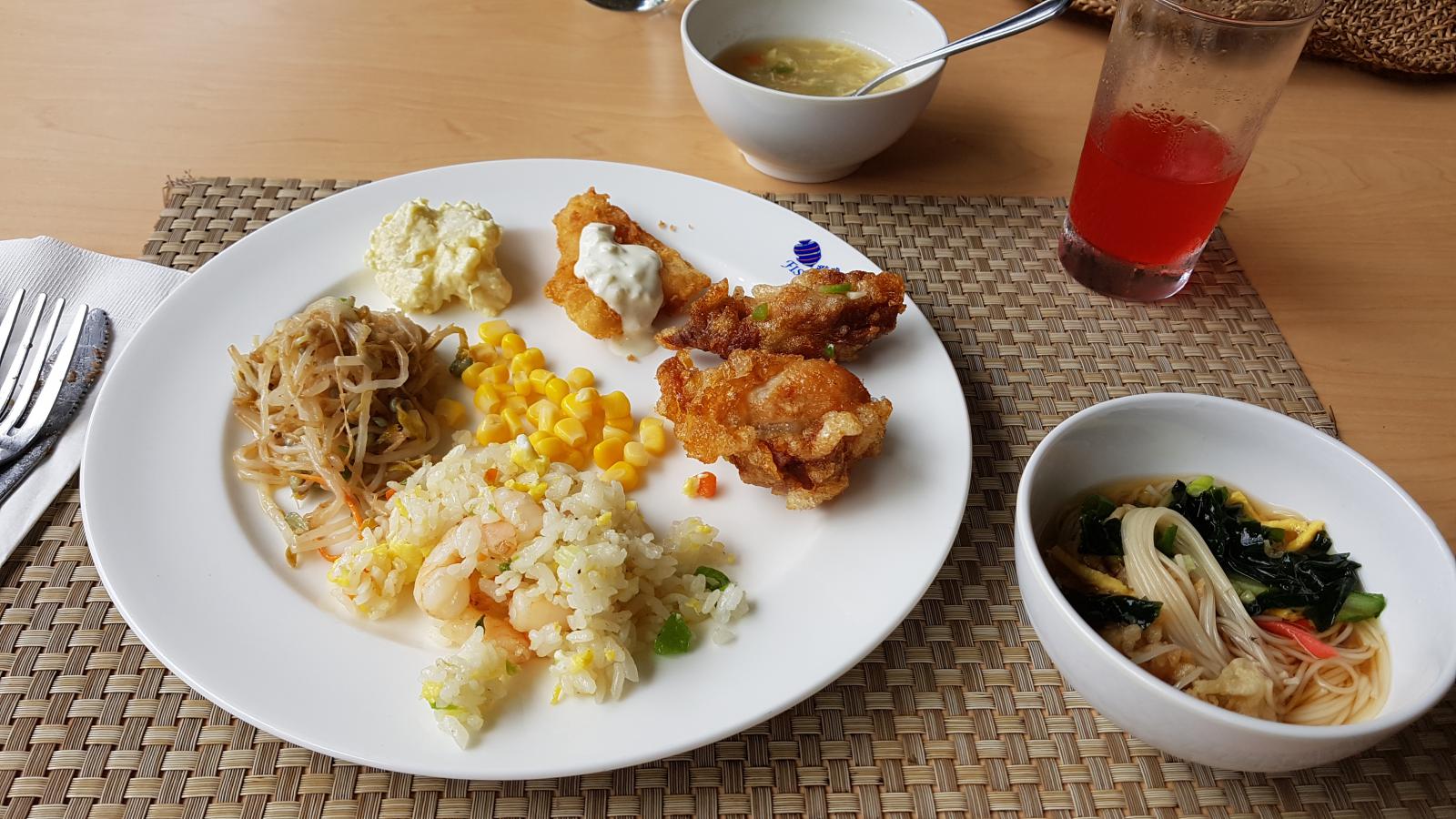 I accidentally found out while booking a rental car and put it in my schedule. It seemed to me why visitors' reviews were good. The lunch was clean and delicious. I recommend it.