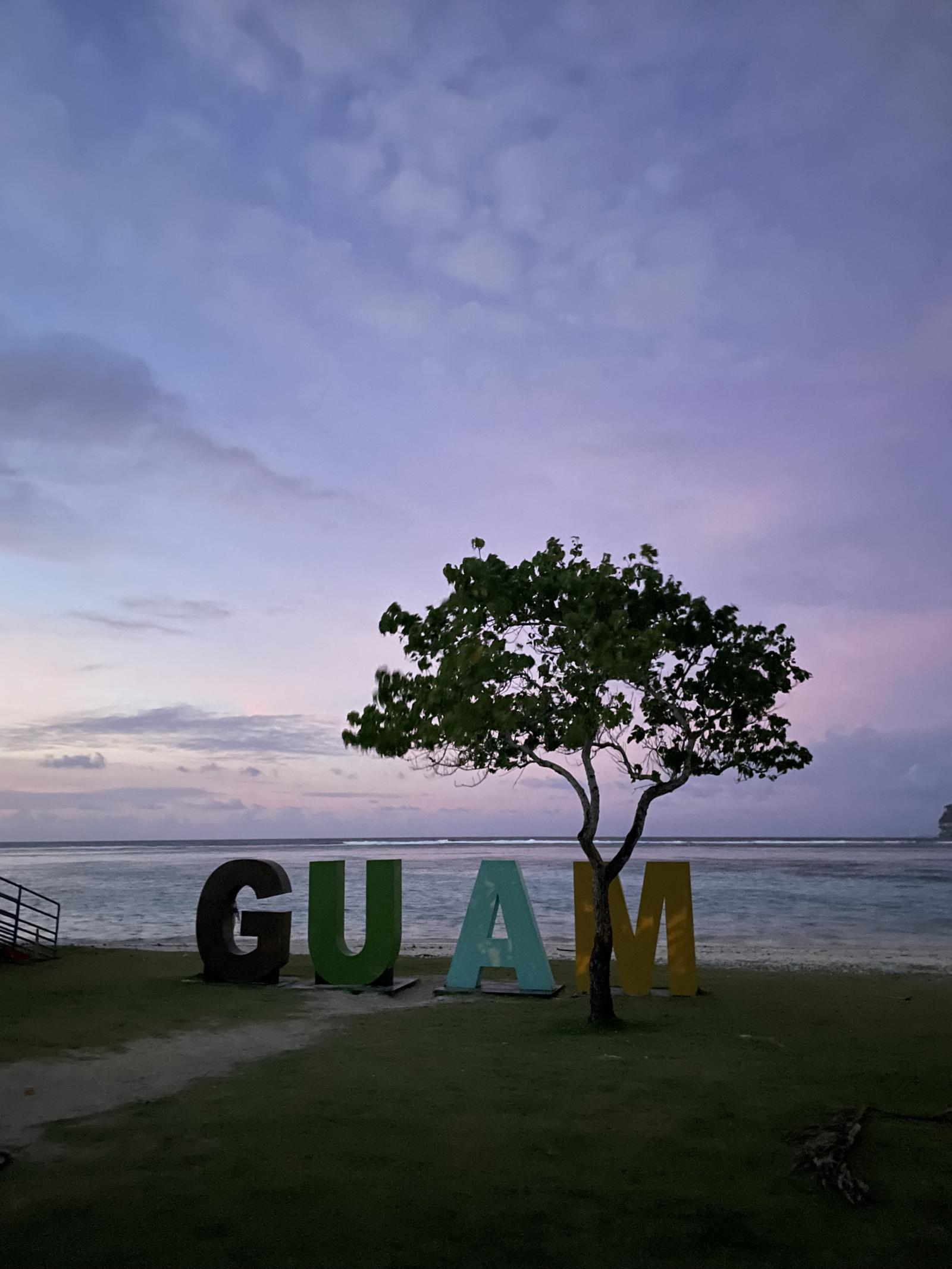 I was looking for a big car for 6 people, so I used Nissan Rent-A-Car in Guam! The 6-seater Quest was enough to put 5 suitcases in, and the seats were comfortable and the size was wide, so I was very satisfied with the trip. I was impressed that I could pick up right from the airport and the male staff at the desk were really kind! I have also been using the pocket wifi that is rented for events! I plan to use it again on my next trip to Guam :)